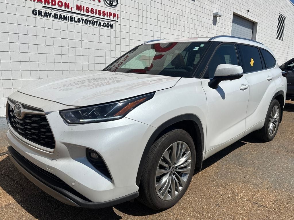 2025 Toyota Highlander Base