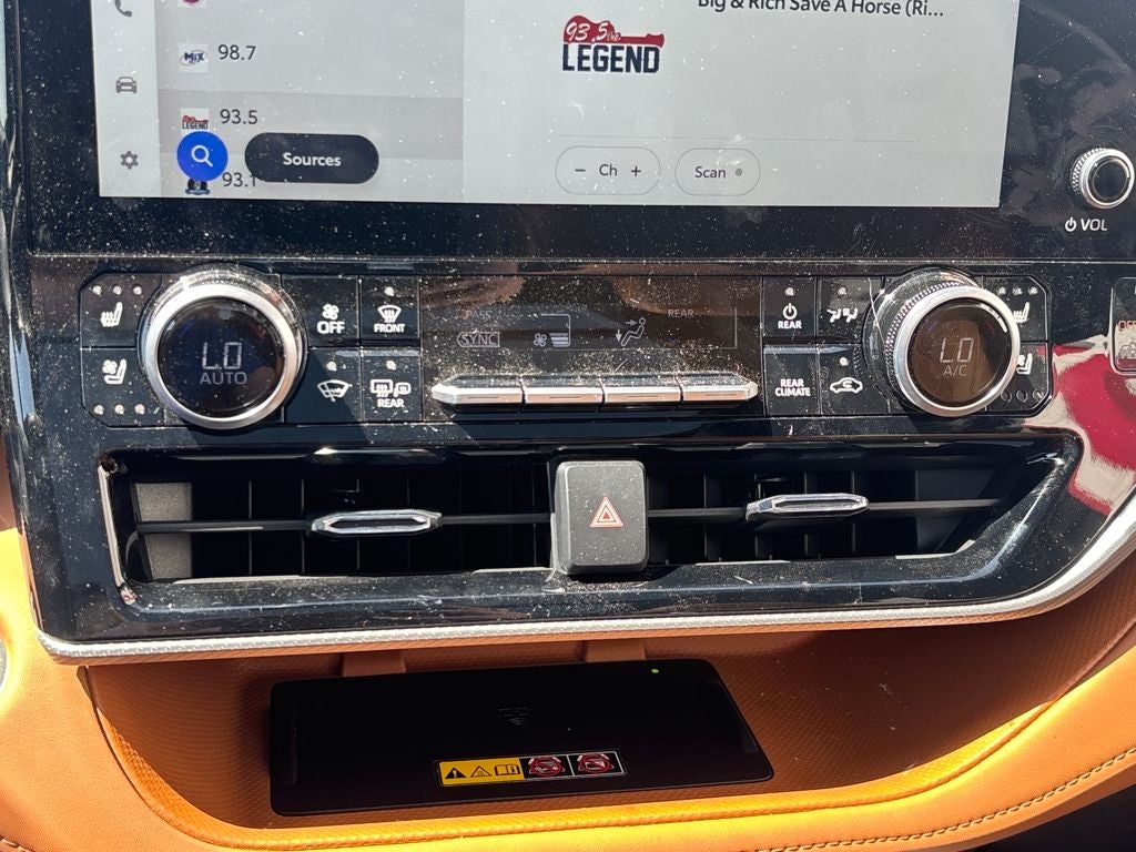 2025 Toyota Highlander Base