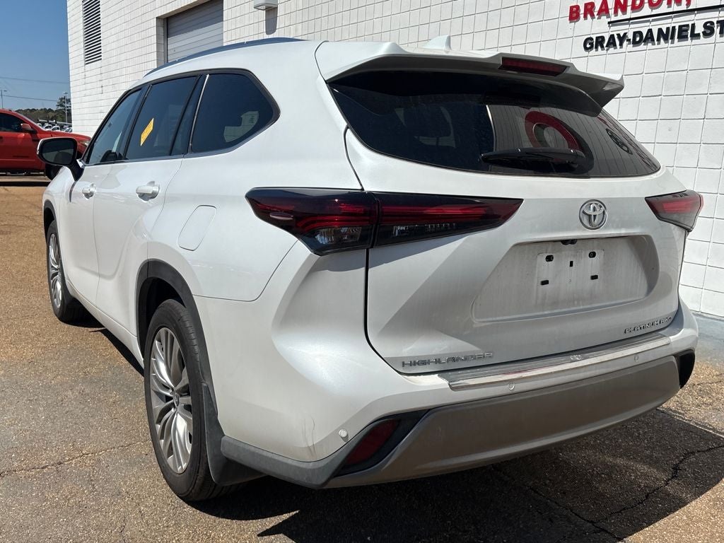 2025 Toyota Highlander Base