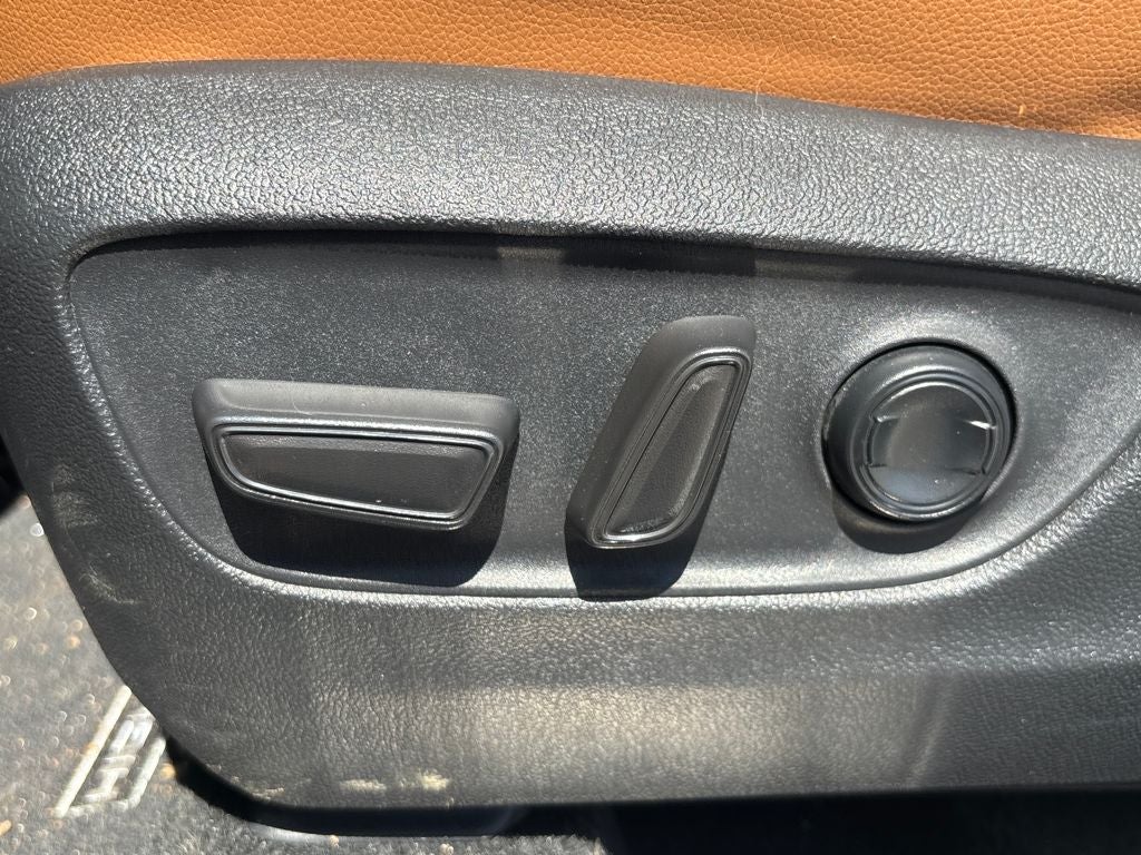 2025 Toyota Highlander Base