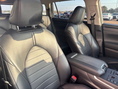 2023 Toyota Highlander XLE