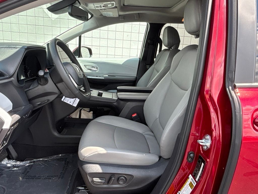 2026 Toyota Sienna XLE 8 Passenger
