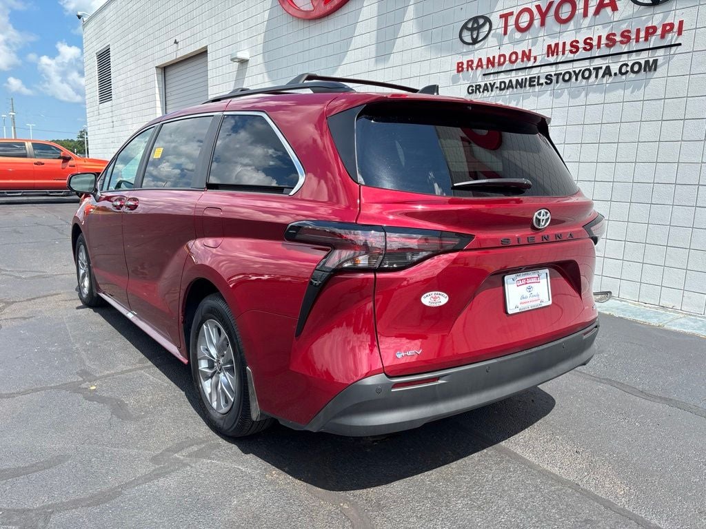 2026 Toyota Sienna XLE 8 Passenger