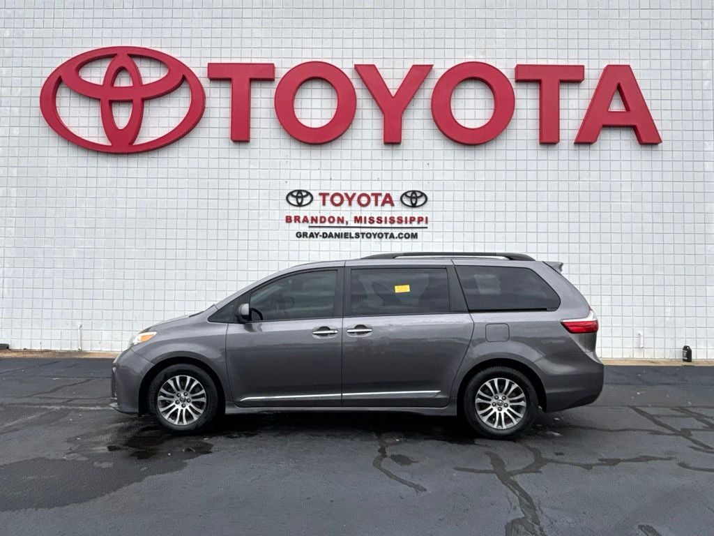 2019 Toyota Sienna XLE Premium 8 Passenger