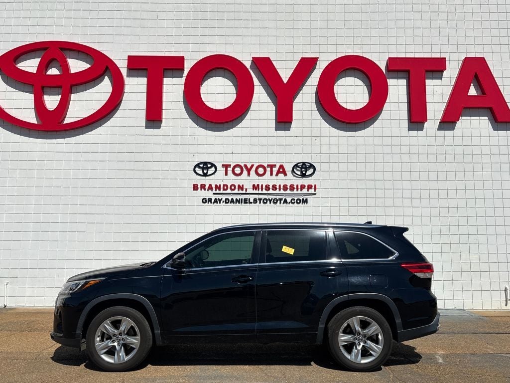 2018 Toyota Highlander Base