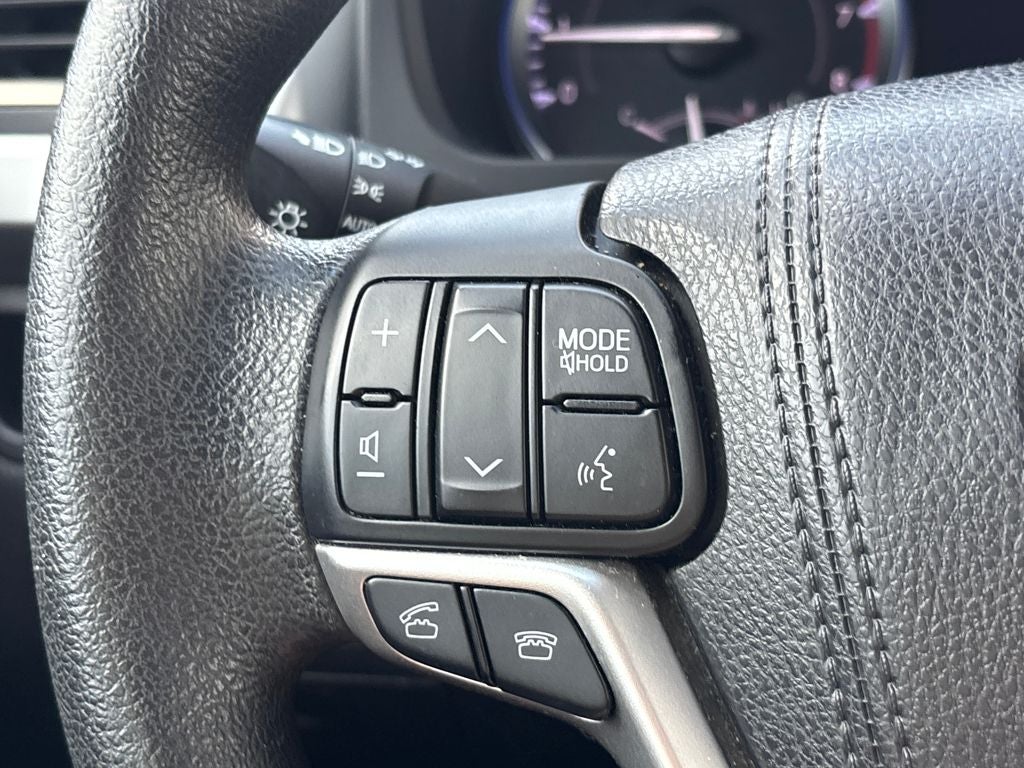 2016 Toyota Highlander LE