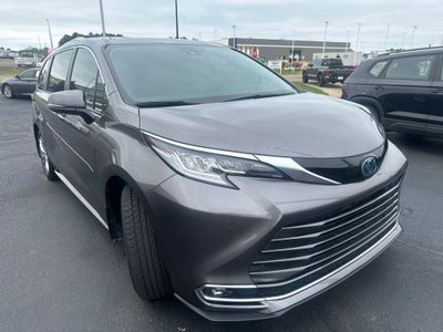 2022 Toyota Sienna Limited 7 Passenger