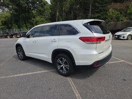 2017 Toyota Highlander LE