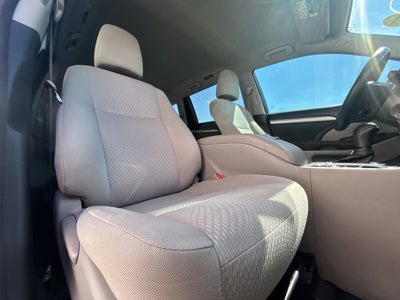 2017 Toyota Highlander LE