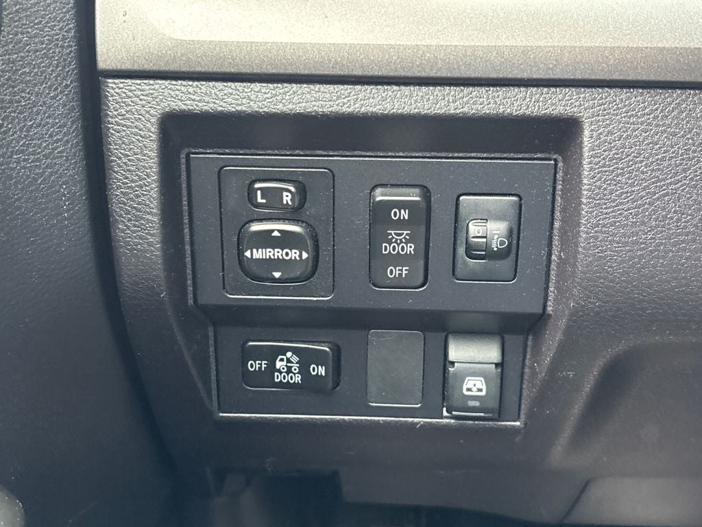2016 Toyota Tundra SR5