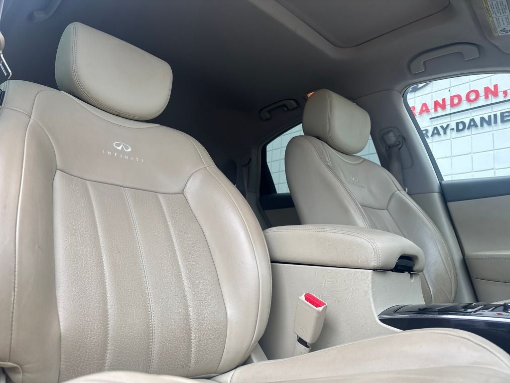 2014 INFINITI QX70 Base