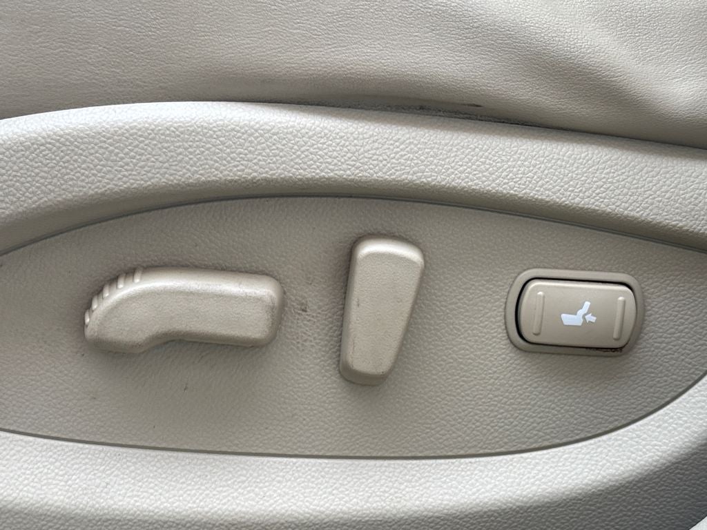 2014 INFINITI QX70 Base