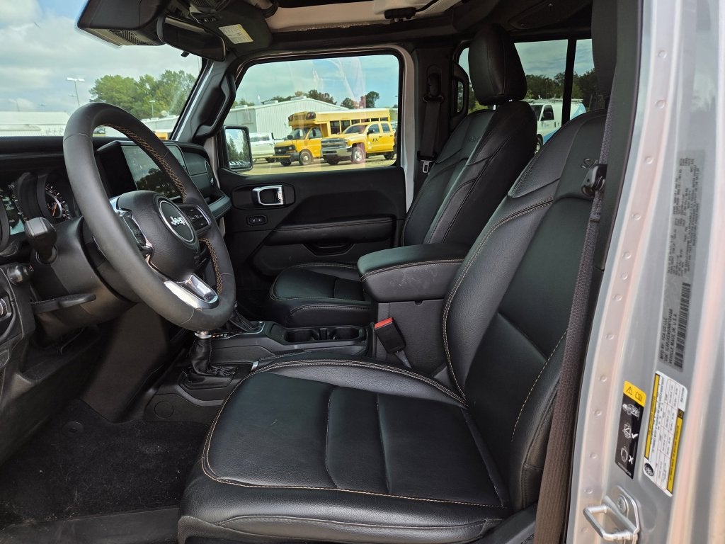 2024 Jeep Wrangler 4-Door Sahara 4x4