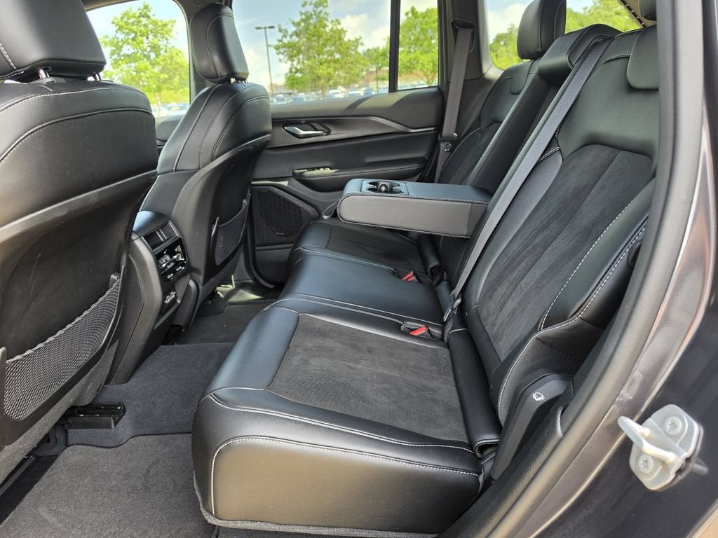 2023 Jeep Grand Cherokee Altitude 4x2