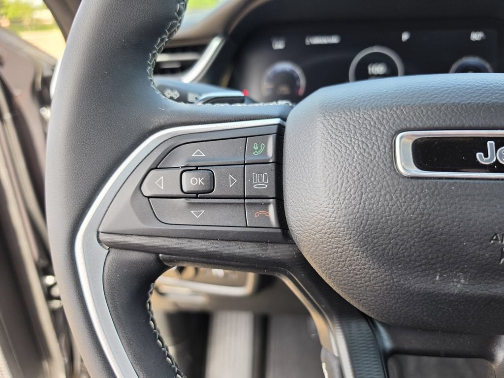 2023 Jeep Grand Cherokee Altitude 4x2