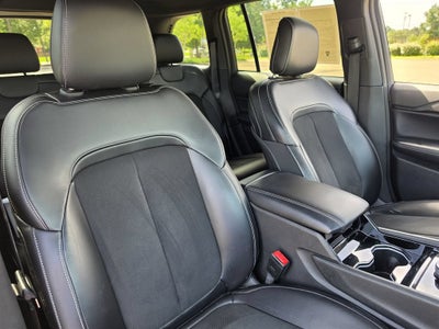2023 Jeep Grand Cherokee Altitude 4x2