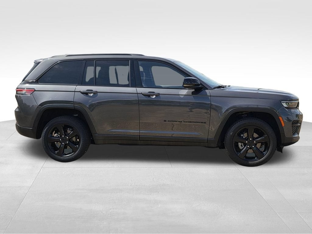 2023 Jeep Grand Cherokee Altitude 4x2