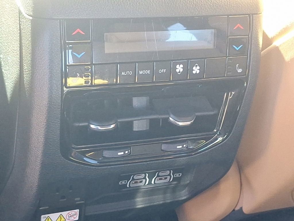 2023 Jeep Grand Cherokee L Summit 4x4