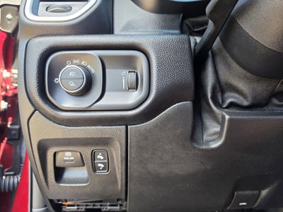 2020 RAM 1500 Big Horn Crew Cab 4x2 5'7" Box