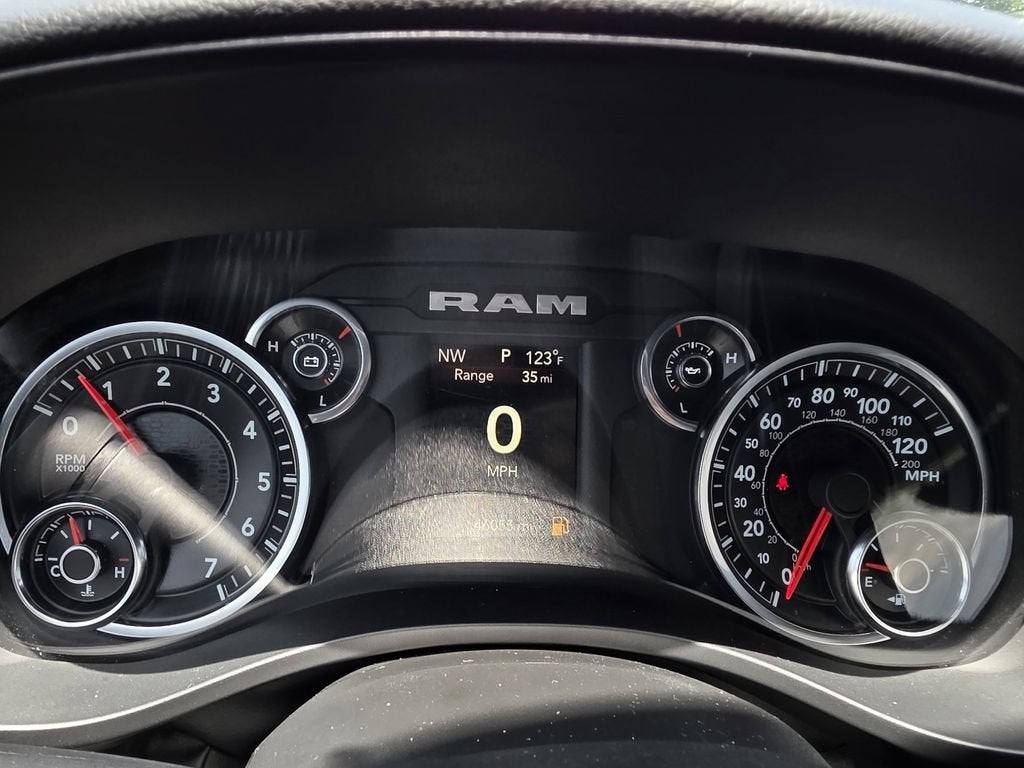 2023 RAM 1500 Big Horn Crew Cab 4x2 5'7" Box
