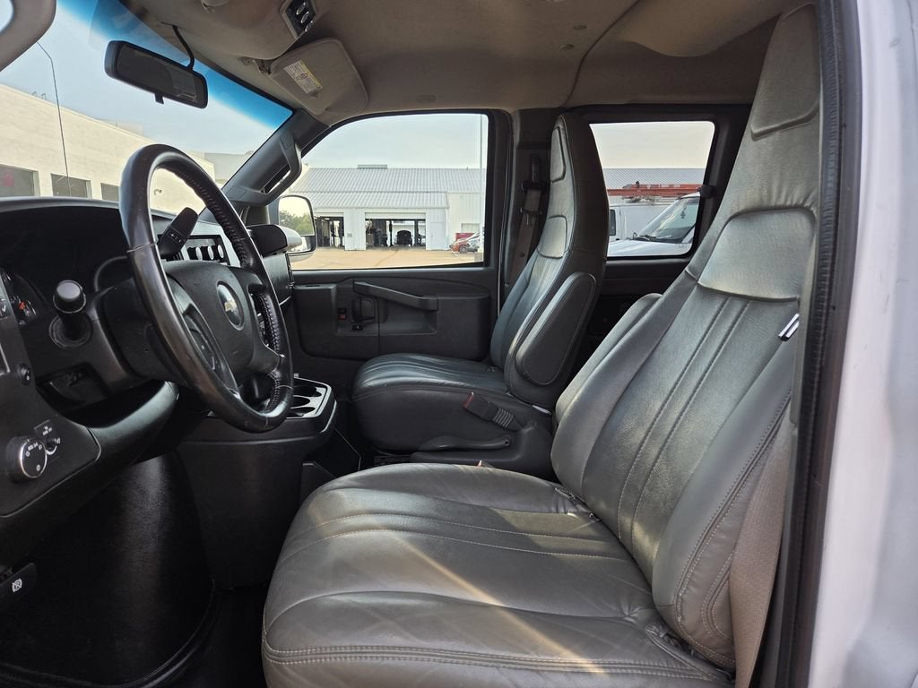 2023 Chevrolet Express Passenger 3500 LS