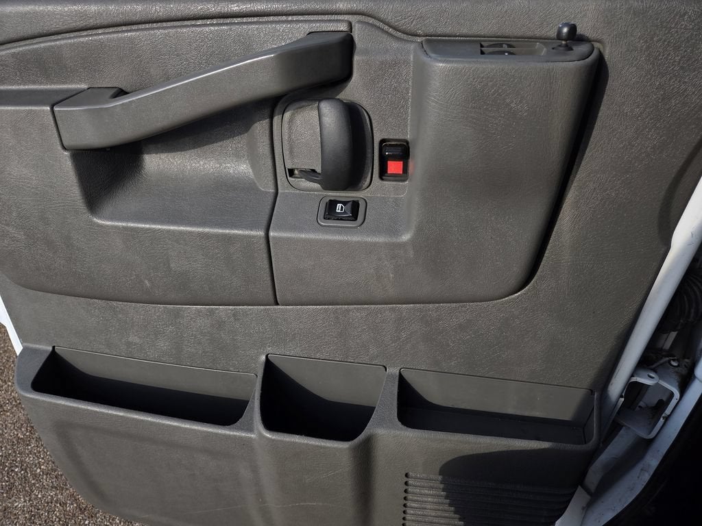 2023 Chevrolet Express Passenger 3500 LS
