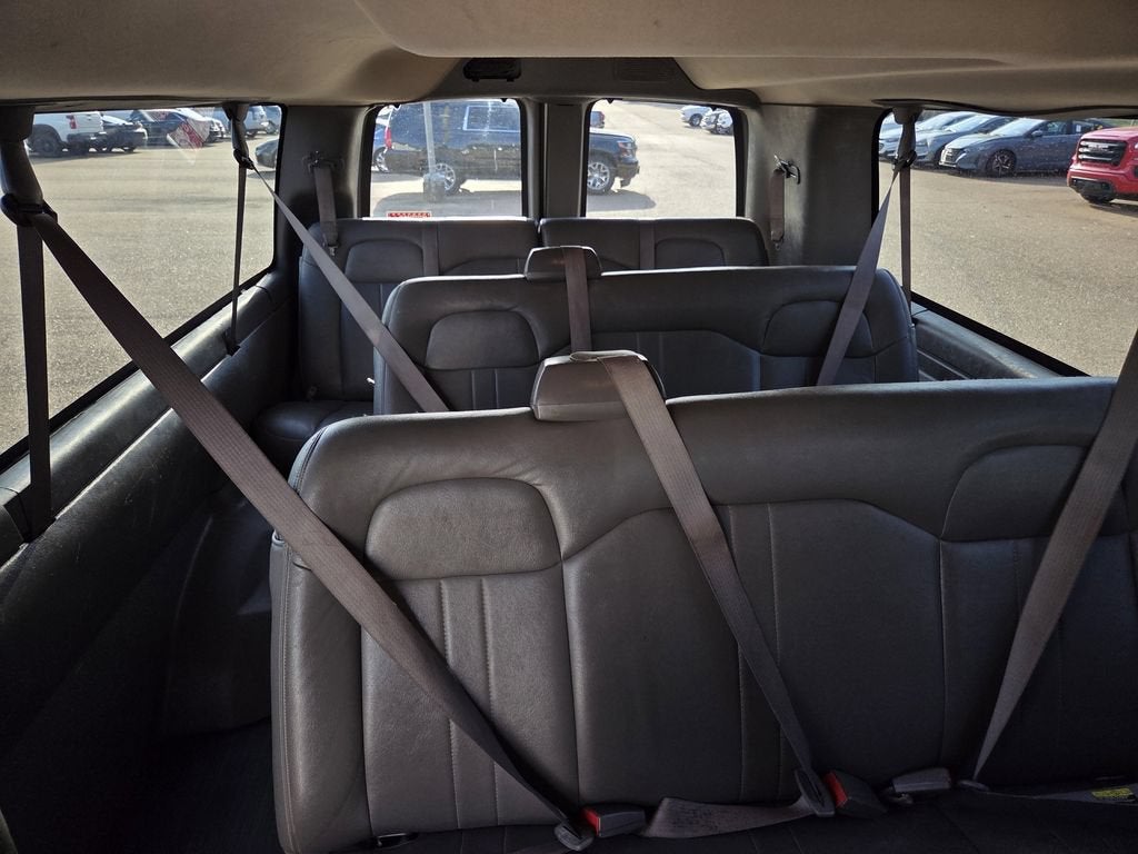 2023 Chevrolet Express Passenger 3500 LS