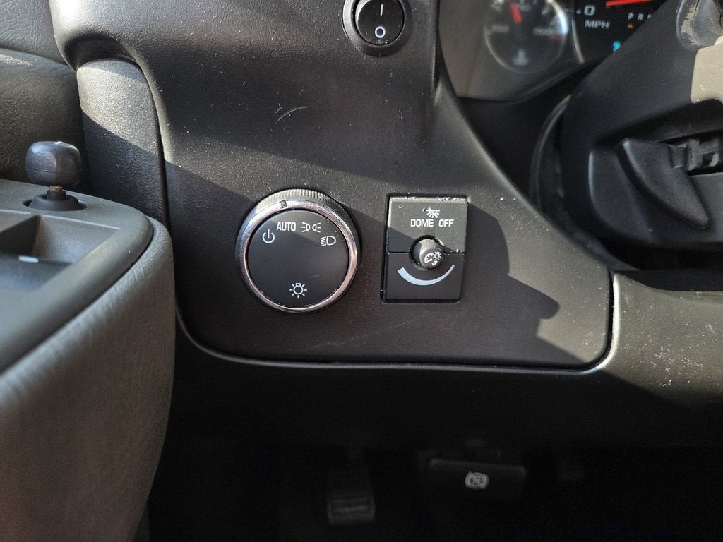 2023 Chevrolet Express Passenger 3500 LS