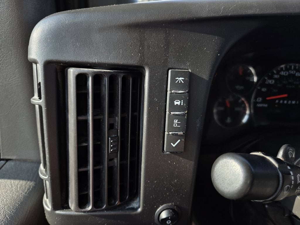 2023 Chevrolet Express Passenger 3500 LS