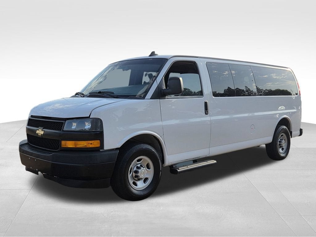 2023 Chevrolet Express Passenger 3500 LS