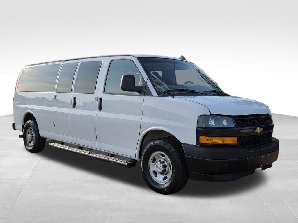 2023 Chevrolet Express Passenger 3500 LS
