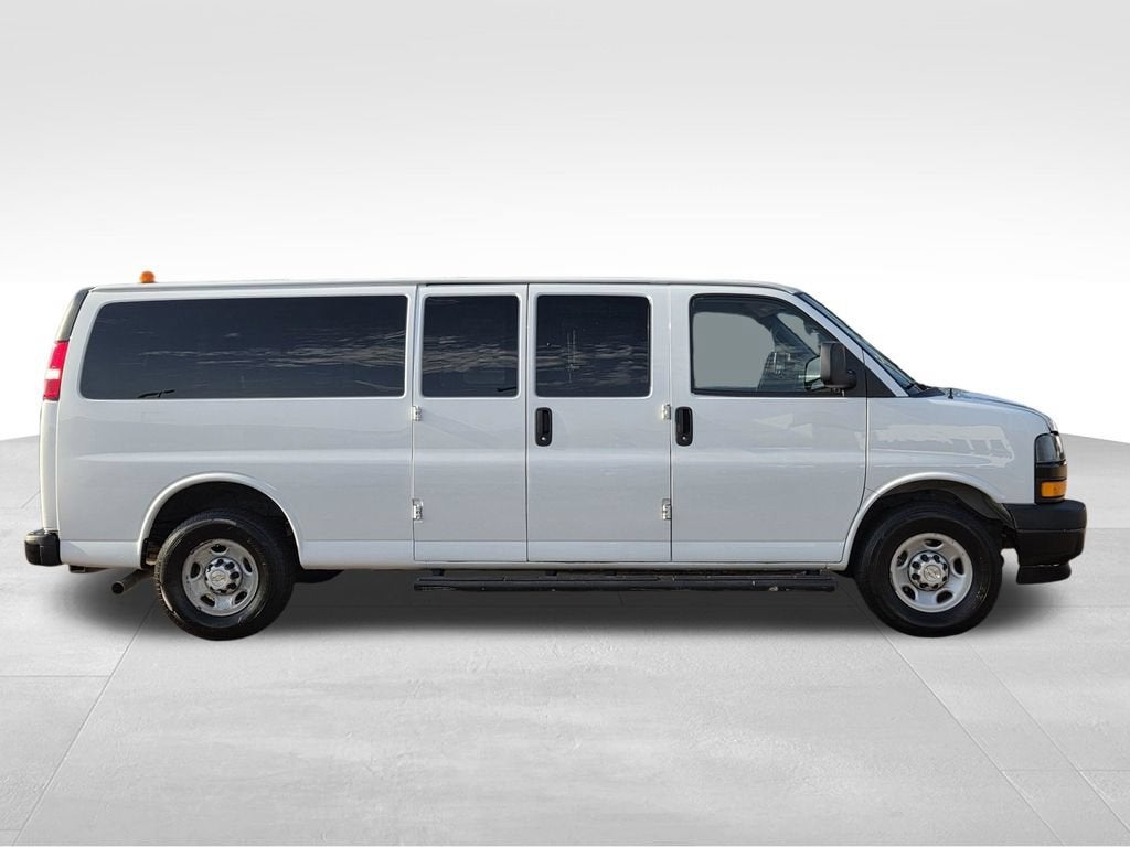 2023 Chevrolet Express Passenger 3500 LS
