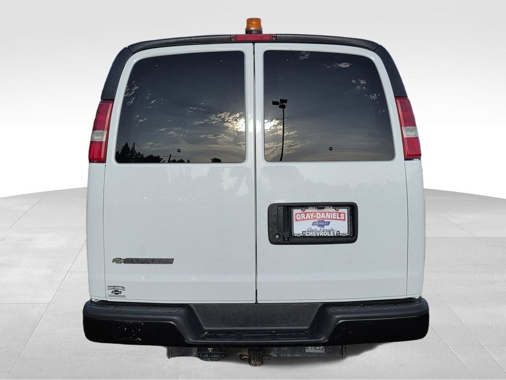 2023 Chevrolet Express Passenger 3500 LS
