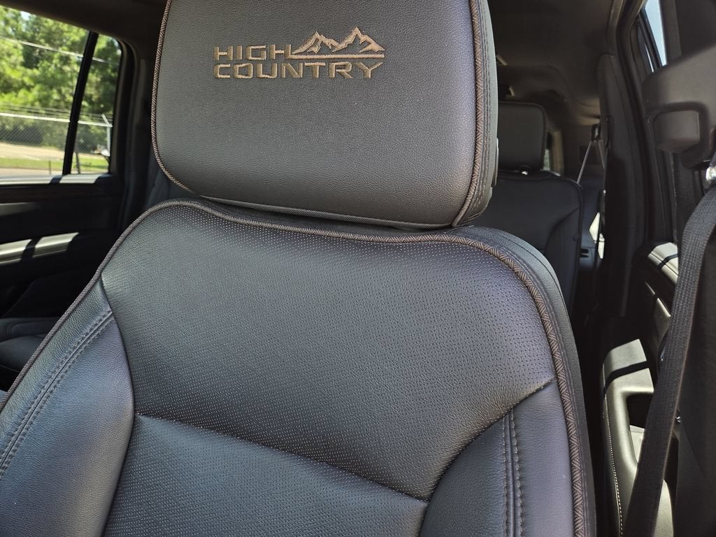 2023 Chevrolet Suburban High Country