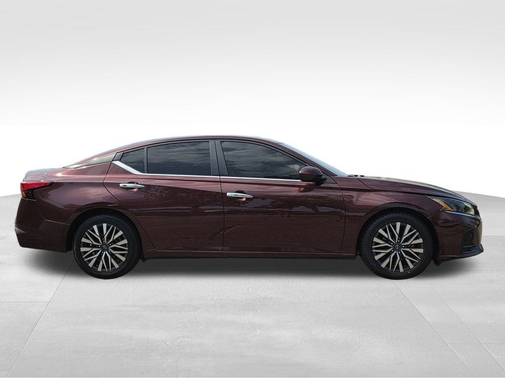 2023 Nissan Altima SV FWD