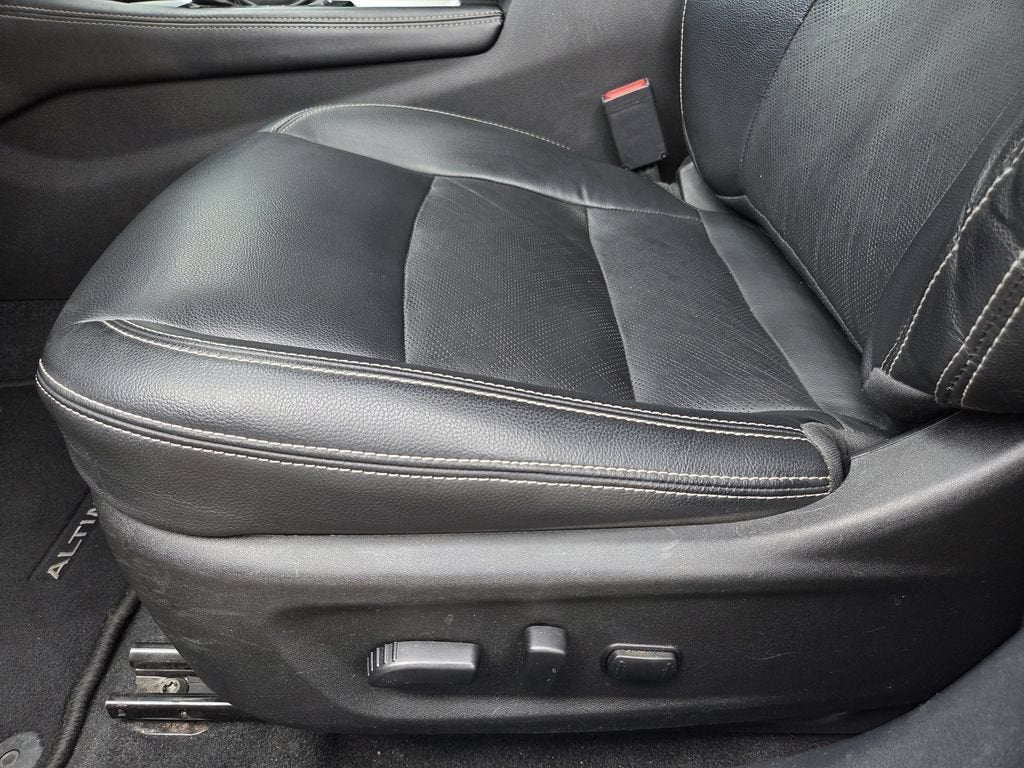 2023 Nissan Altima SL FWD