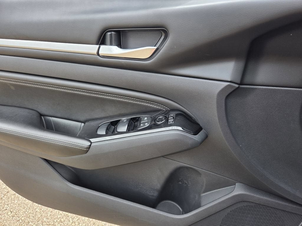 2023 Nissan Altima SL FWD