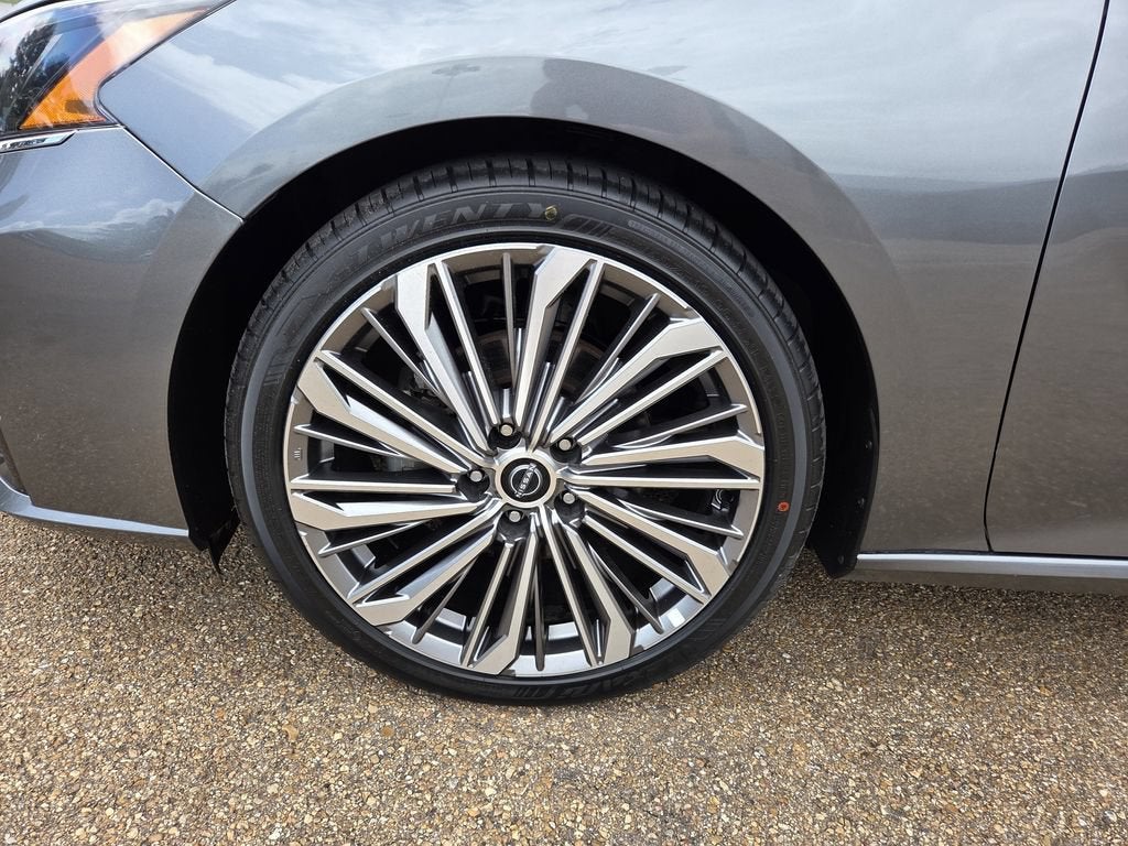 2023 Nissan Altima SL FWD