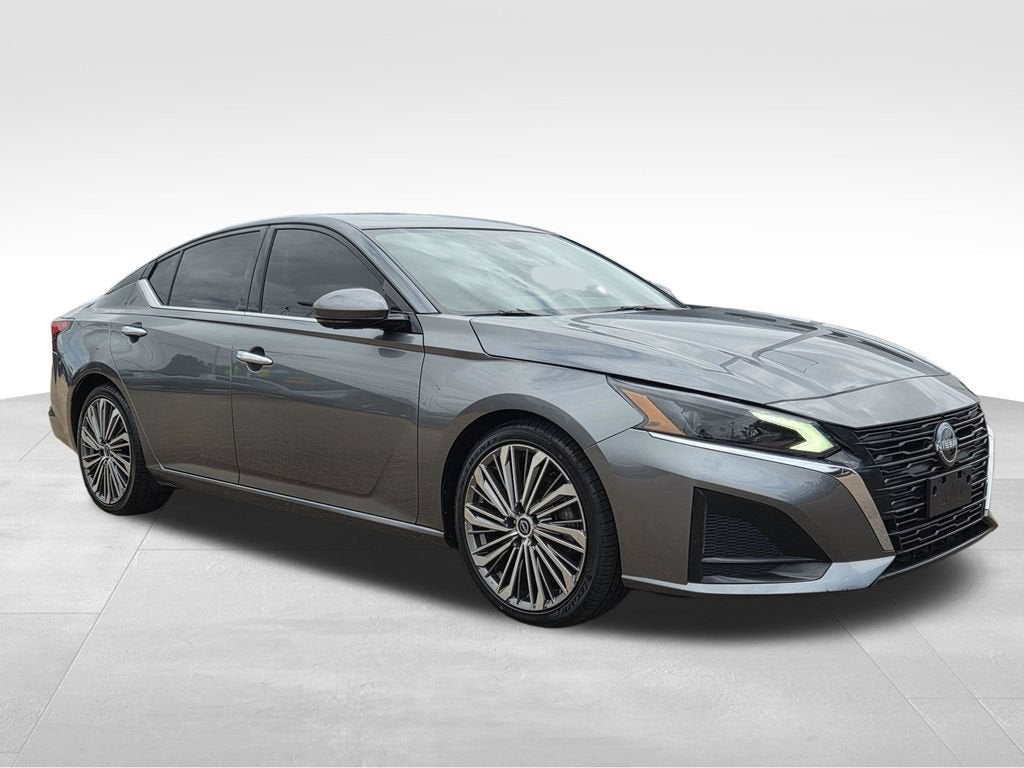 2023 Nissan Altima SL FWD