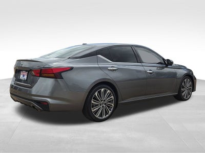 2023 Nissan Altima SL FWD