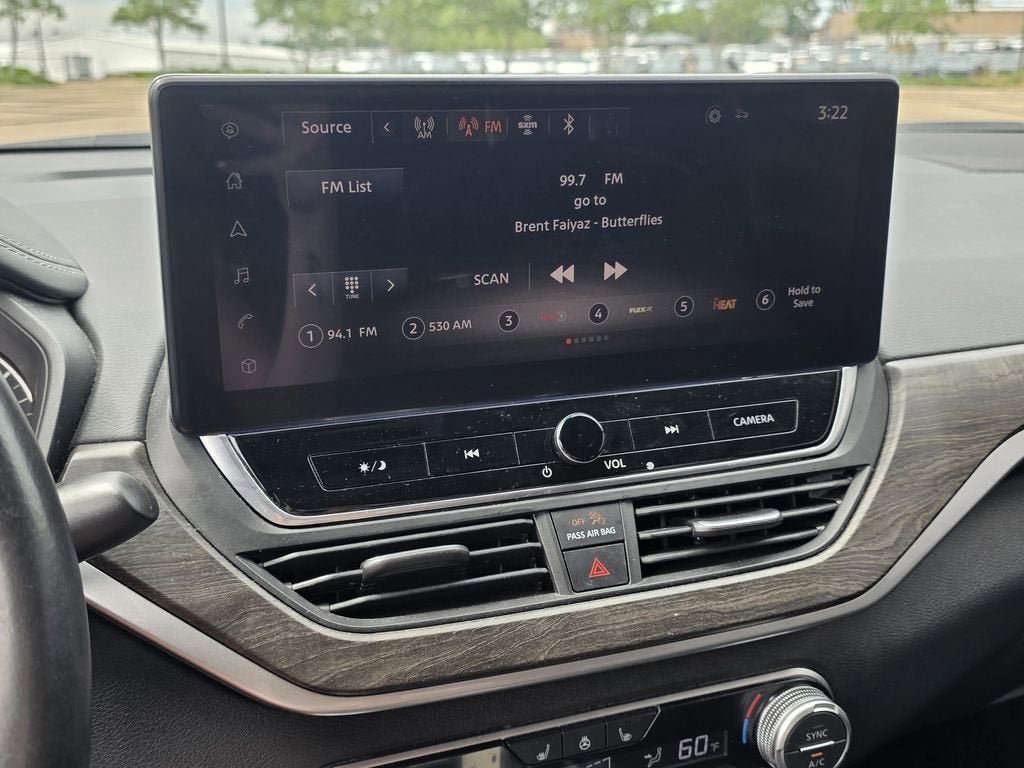 2024 Nissan Altima SL FWD
