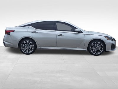 2024 Nissan Altima SL FWD