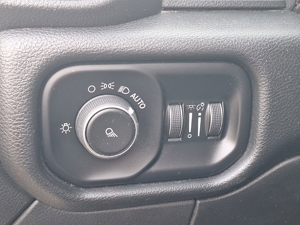 2020 RAM 2500 Tradesman Crew Cab 4x4 6'4" Box