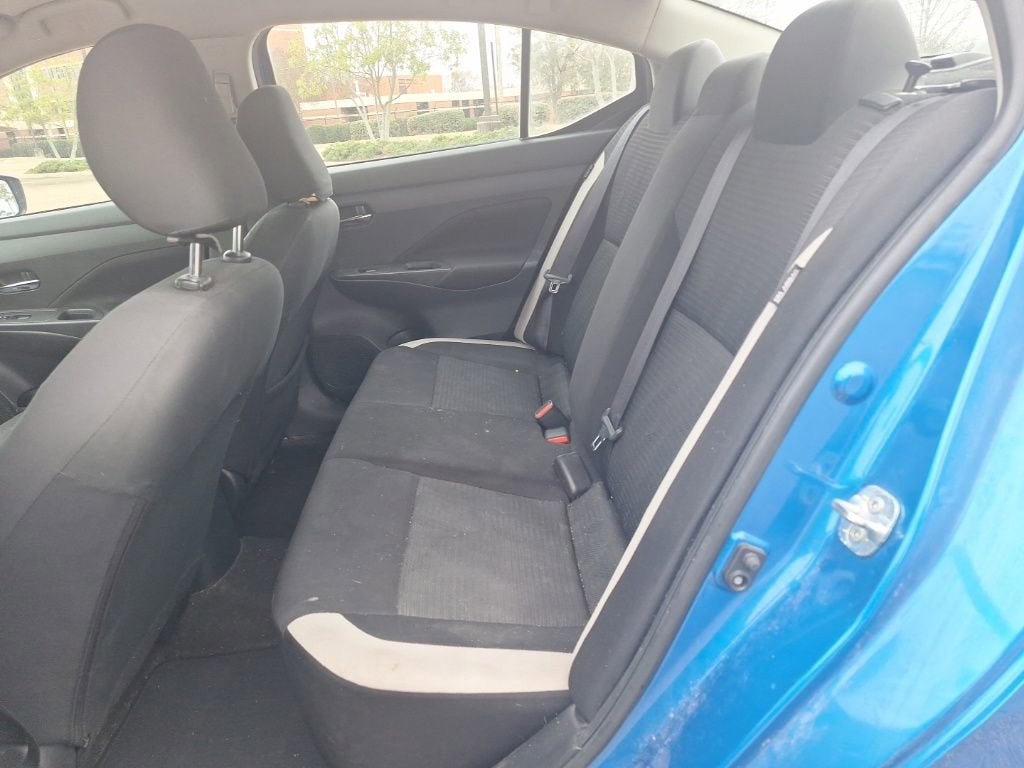 2021 Nissan Versa SV Xtronic CVT