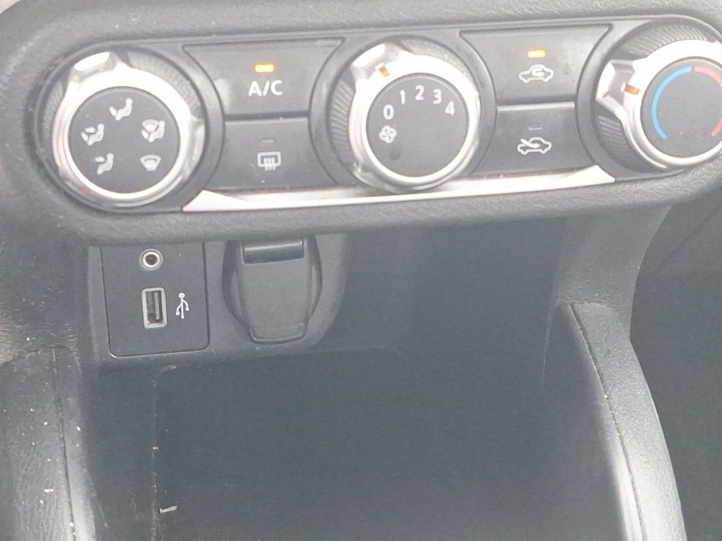 2021 Nissan Versa SV Xtronic CVT