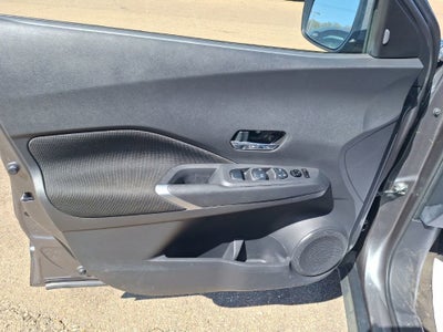 2022 Nissan Kicks SV Xtronic CVT