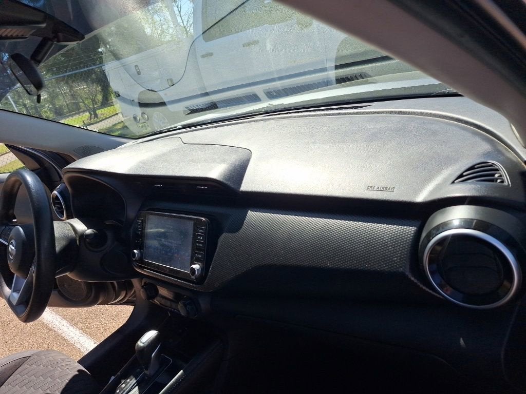 2022 Nissan Kicks SV Xtronic CVT