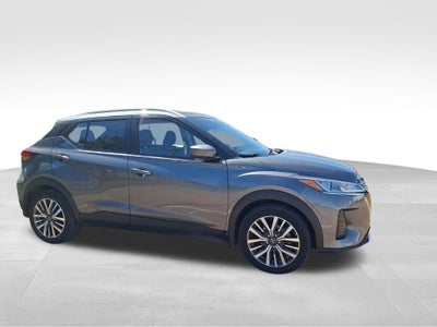 2022 Nissan Kicks SV Xtronic CVT