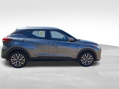 2022 Nissan Kicks SV Xtronic CVT
