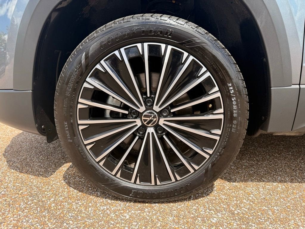 2025 Volkswagen Taos SE